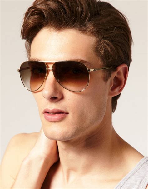 men's oversized aviator sunglasses.